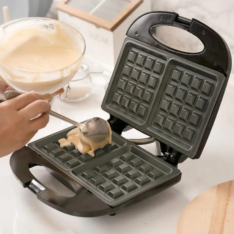 Aparat pentru vafe / gofre TITANUM Raspberry TKT003, 750W, Placi antiaderente, Negru