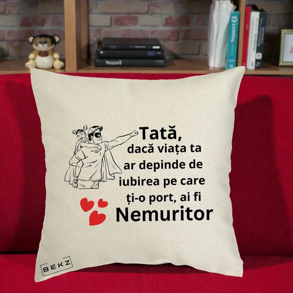 Cadou pentru Tata - Perna Personalizata Tata Nemuritor Supererou cu Masca, 40x40 cm, Ecru, Husa Detasabila, Perna Inclusa, BEKZ®