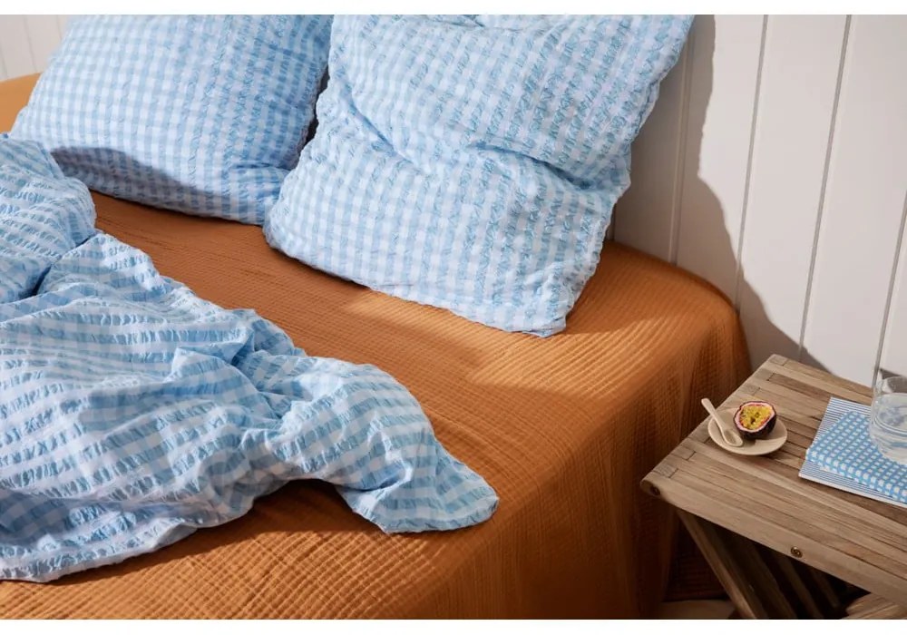 Lenjerie de pat albă/albastru-deschis din țesătură crep pentru pat de o persoană/extinsă 140x220 cm Bæk&amp;Bølge – JUNA