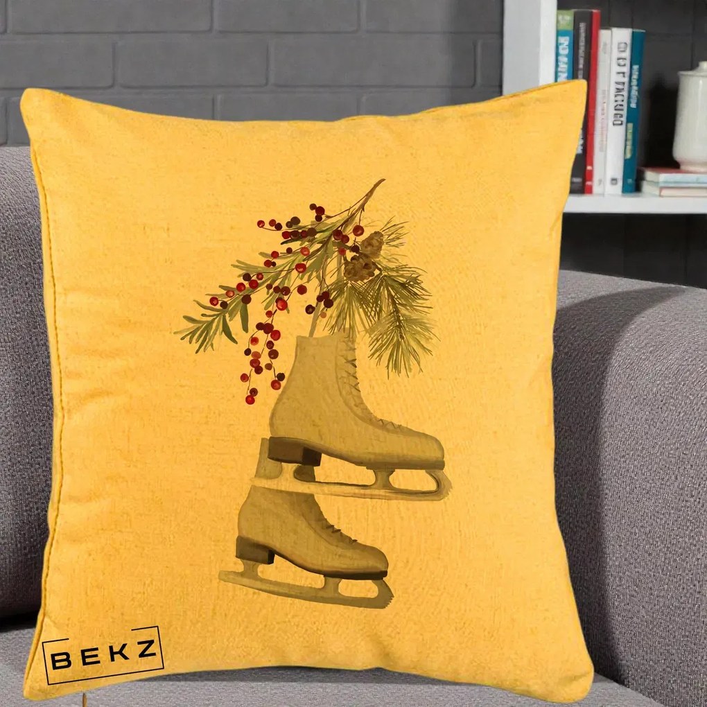 Perna Decorativa Patine cu Ramuri de Brad si Afine, 40x40 cm, Galben, Husa Detasabila, Perna Inclusa, BEKZ®