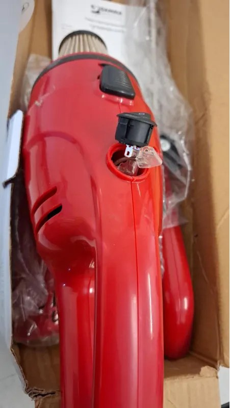 La mâna a doua: Aspirator vertical Rosberg R51001A, 600W, 800 ml, Filtru HEPA, Manual, Rosu