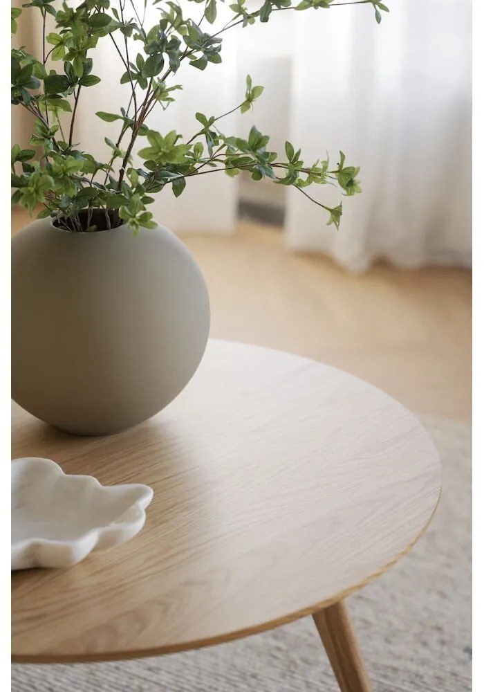 Măsuță de cafea în culoare naturală rotundă cu aspect de lemn de stejar 90x90 cm Yumi - Rowico