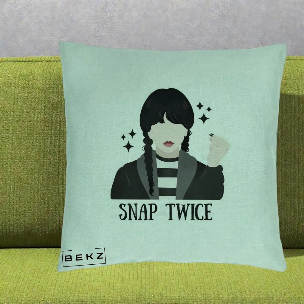 Perna Personalizata Wednesday Snap Twice, 40x40 cm, Verde Menta, Husa Detasabila, Perna Inclusa, BEKZ®