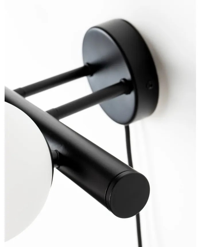 Aplică de perete neagră-albă Monica – White Label