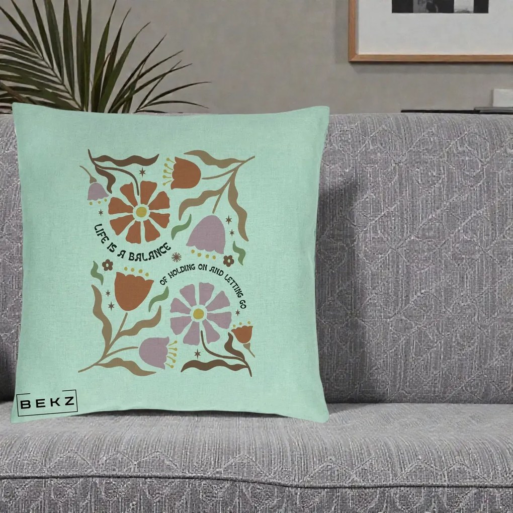 Perna Decorativa Life is a Balance Floral, 40x40 cm, Verde Menta, Husa Detasabila, Perna Inclusa, BEKZ®