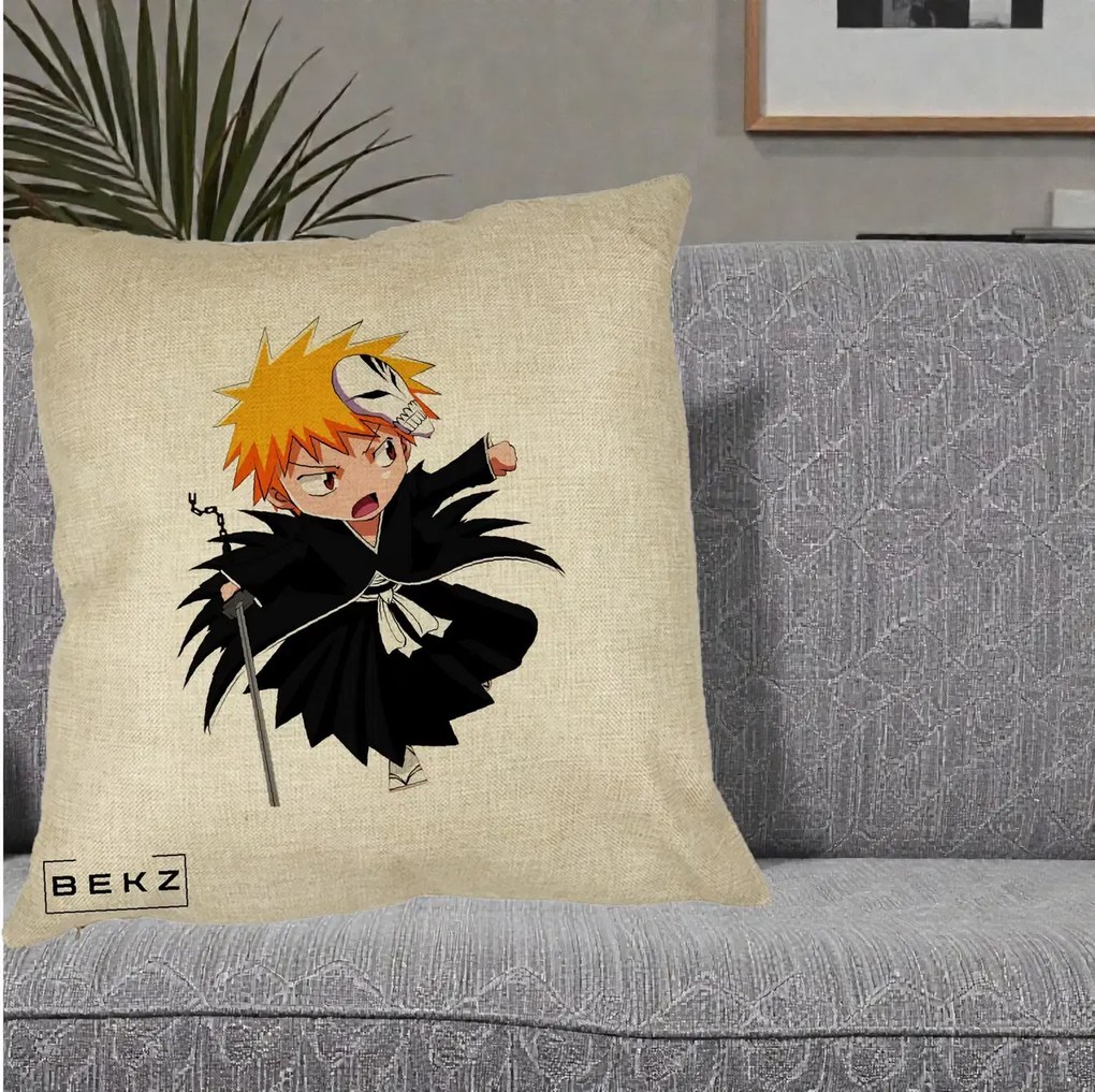 Perna Personalizata Bleach Ichigo Chibi cu Masca, 40x40 cm, Crem, Husa Detasabila, Perna Inclusa, BEKZ®