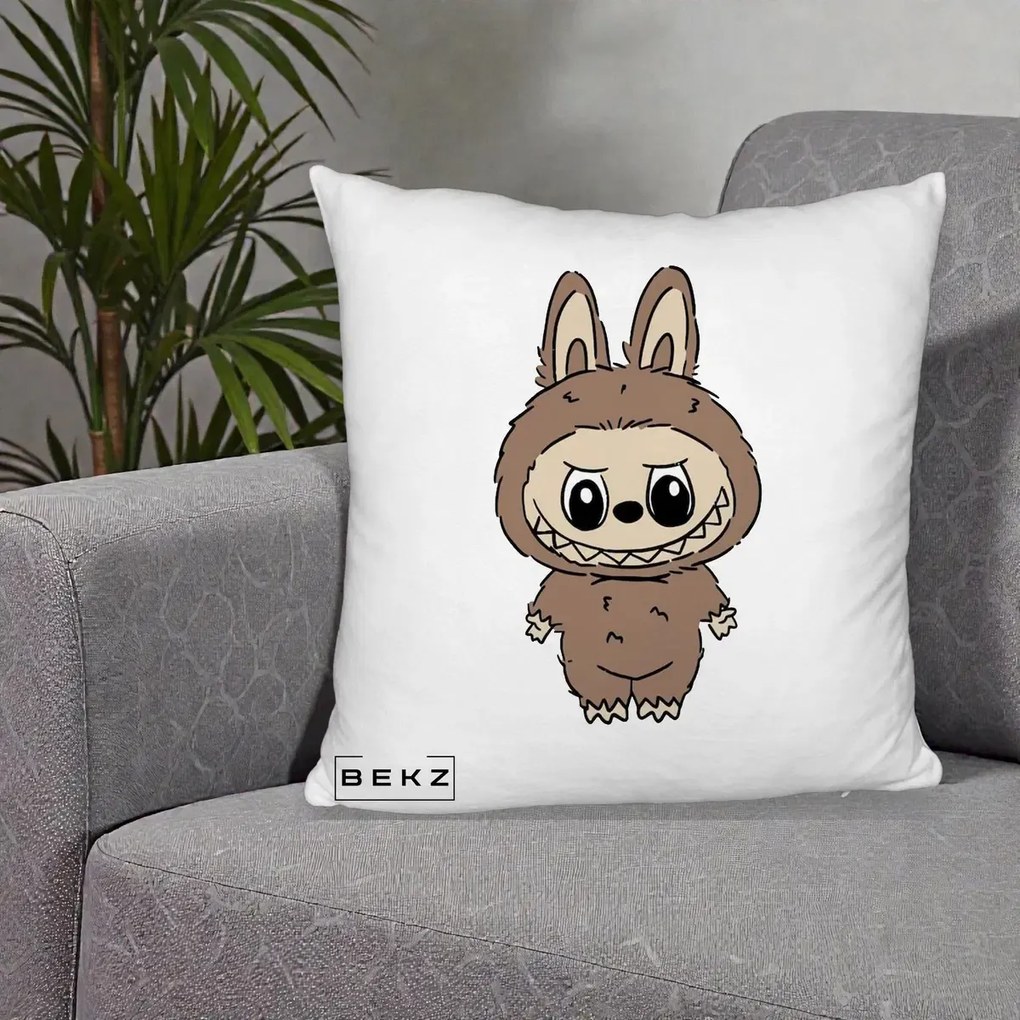 Perna Personalizata Labubu Maro Natural Solo, 40x40 cm, Alb Pufos, Husa Detasabila, Perna Inclusa, BEKZ®