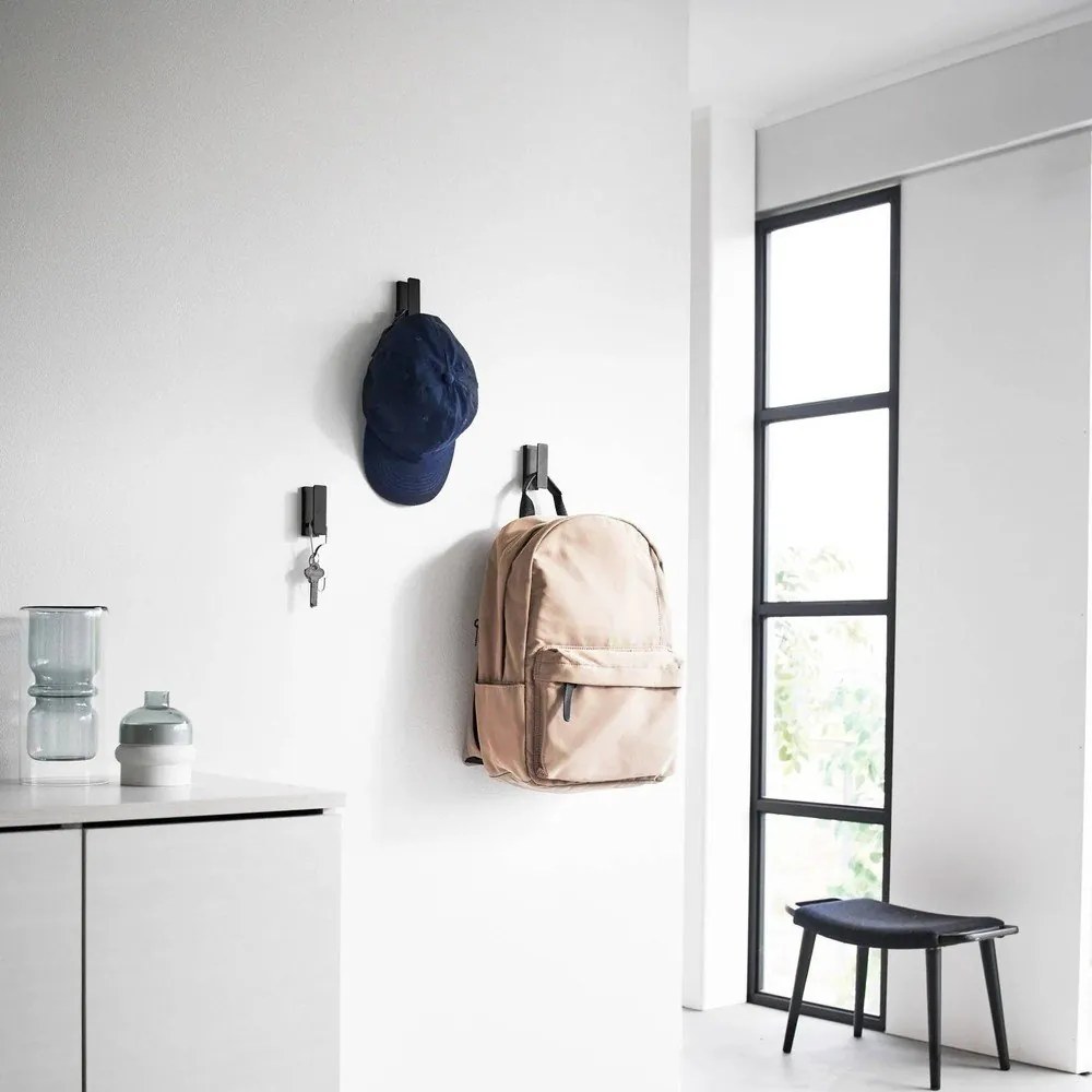 Cârlige negre 3 buc. de montat pe perete din metal Tower – YAMAZAKI