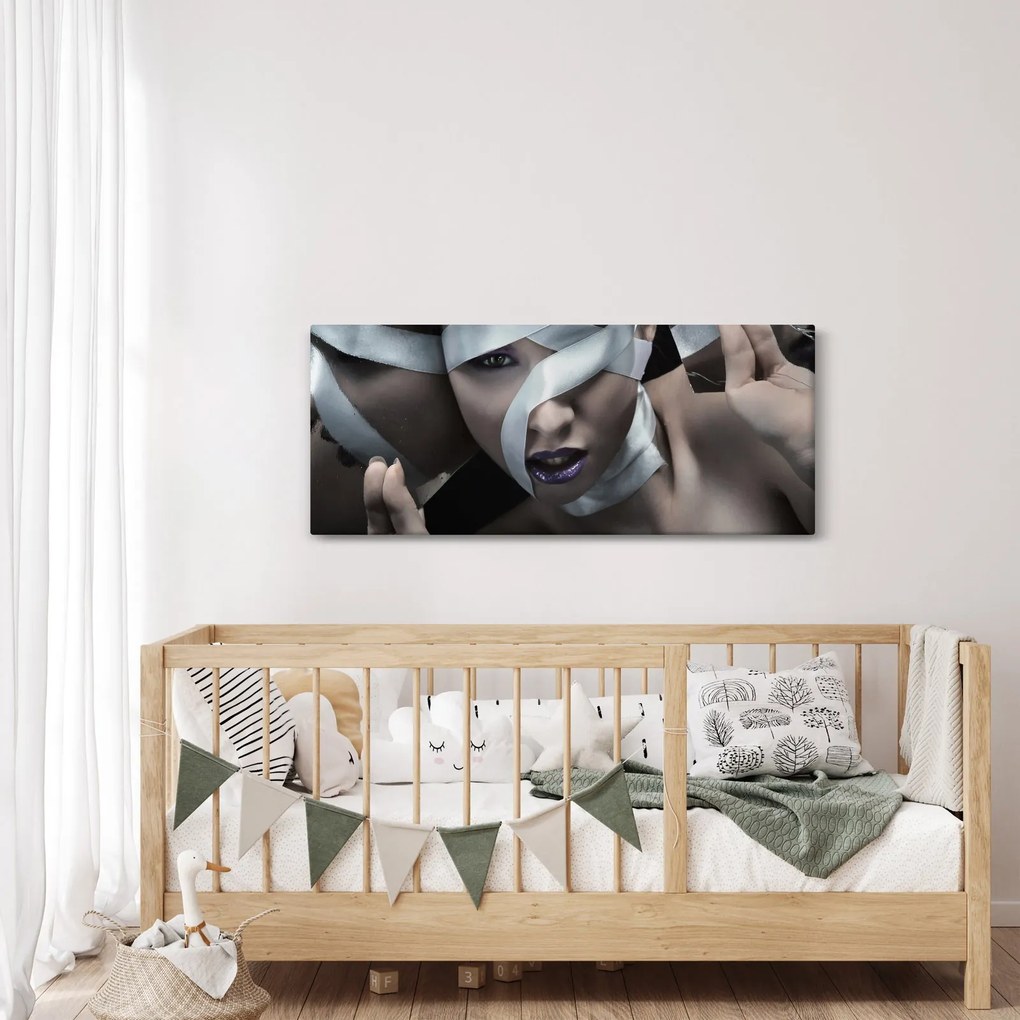 Tablou cu femeie și panglică (120x50 cm)