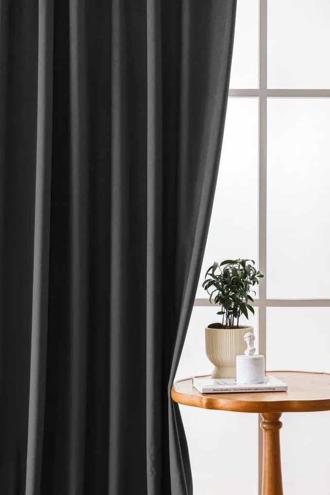 Draperie opaca VELVET, gri inchis, 140x250 cm Agatat: Inele metalice