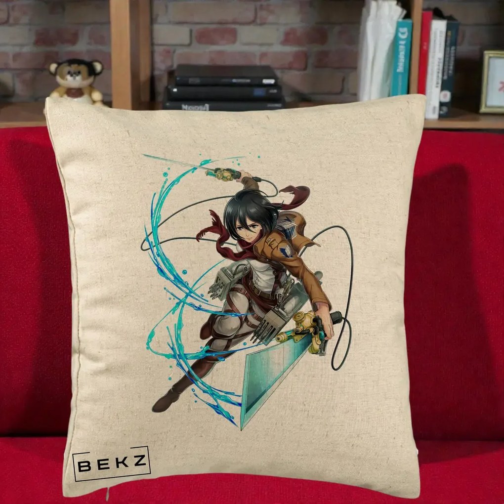 Perna Personalizata Attack on Titan Mikasa Ackerman Lupta, 40x40 cm, Bej, Husa Detasabila, Perna Inclusa, BEKZ®