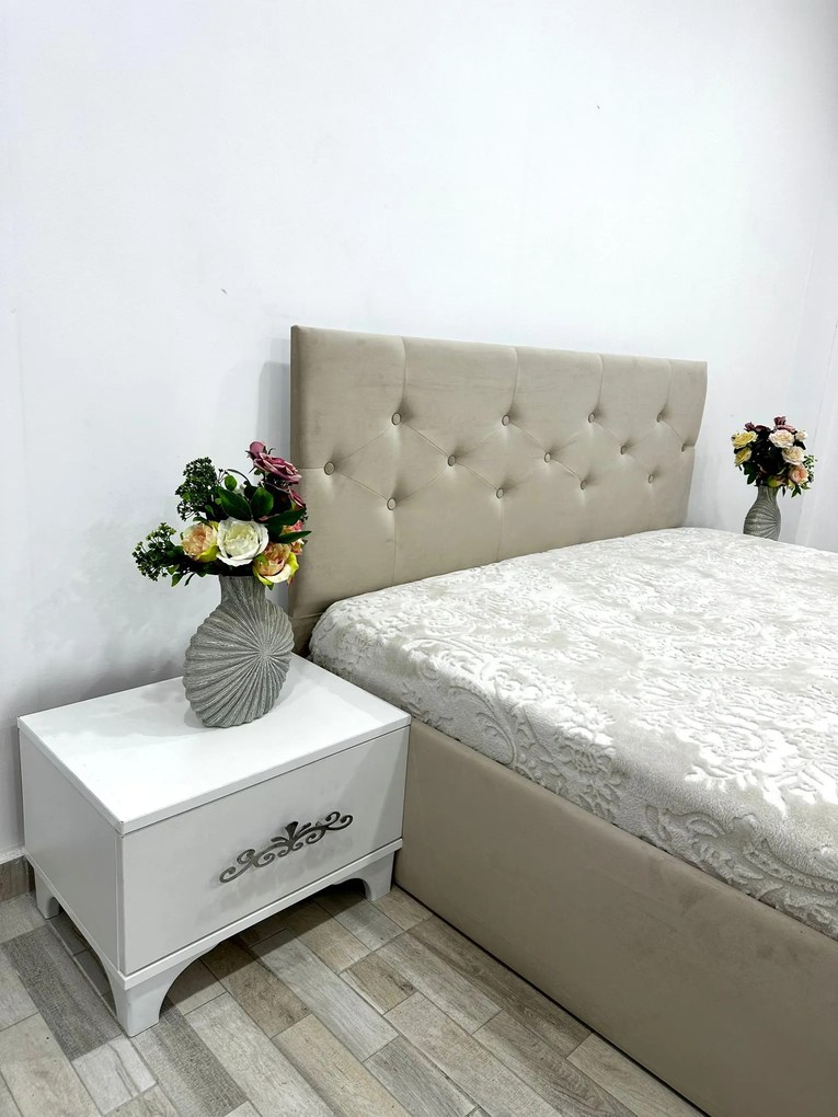 Set pat tapitat Paris, culoare crem, cu 2 noptiere Viena si saltea superortopedica lux 160 x 200 cm