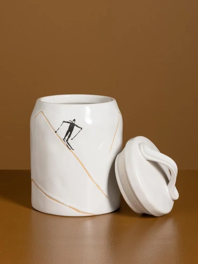 Borcan din ceramică albă cu motive de iarnă pictate manual, 19,5 × 12 cm, „Slalom"