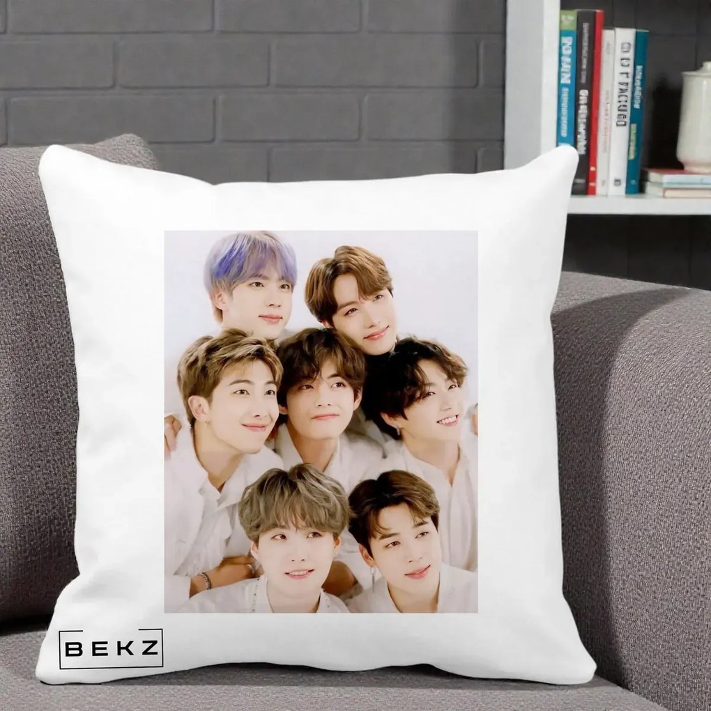 Perna Personalizata K-pop BTS Foto Grup Fete Albe, 40x40 cm, Alba Mata, Husa Detasabila, Perna Inclusa, BEKZ®