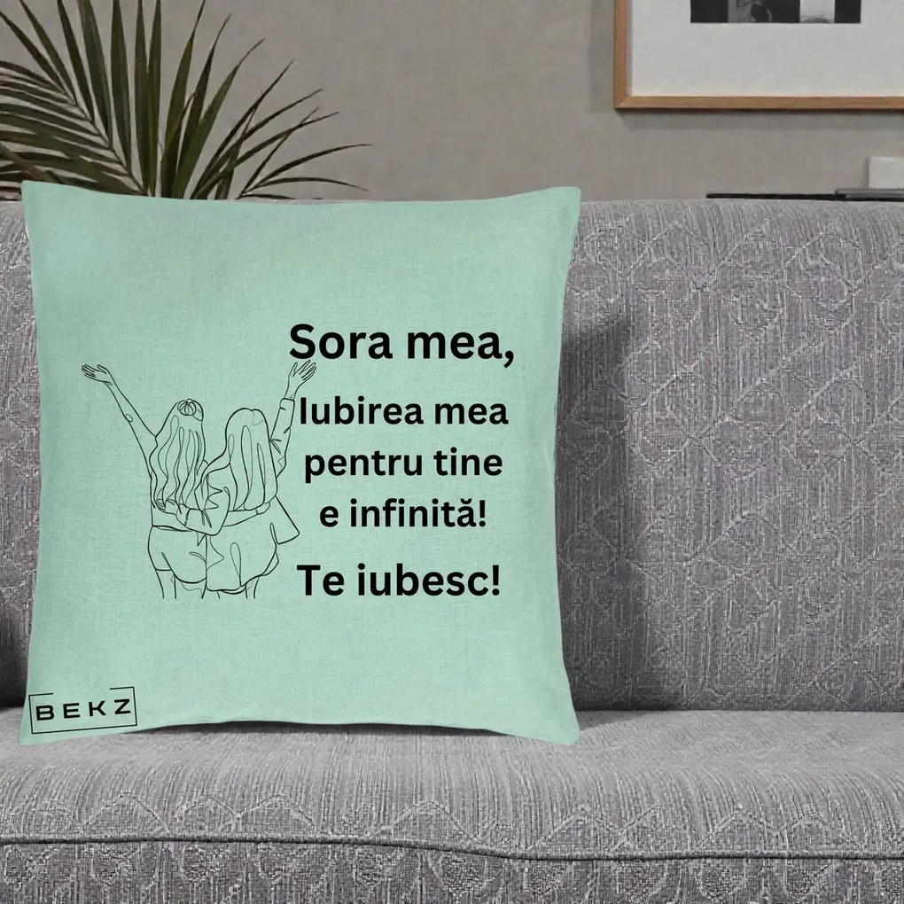 Cadou pentru Sora - Perna Personalizata Sora Mea Te Iubesc Line Art Doua Fete cu Brate Ridicate, 40x40 cm, Verde Menta, Husa Detasabila, Perna Inclusa, BEKZ®