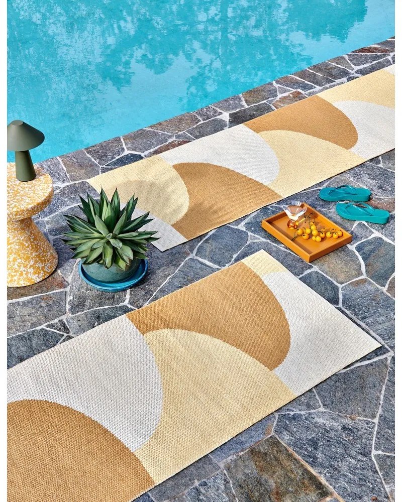 Covor pentru exterior și interior galben ocru 70x90 cm Hill Ochre Pale Yellow – Pappelina