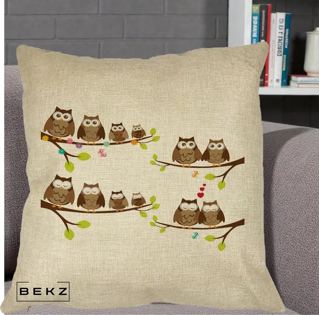 Perna Decorativa Familie de Bufnite pe Ramuri, 40x40 cm, Crem, Husa Detasabila, Perna Inclusa, BEKZ®