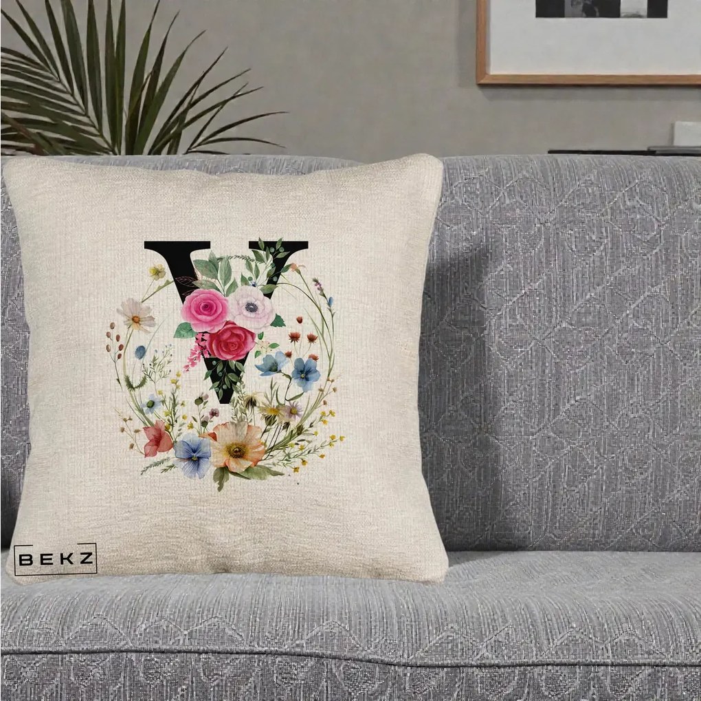 Cadou Personalizat - Perna Personalizata Monograma Florala Litera V cu Coroana, 40x40 cm, Bej Canapea, Husa Detasabila, Perna Inclusa, BEKZ®