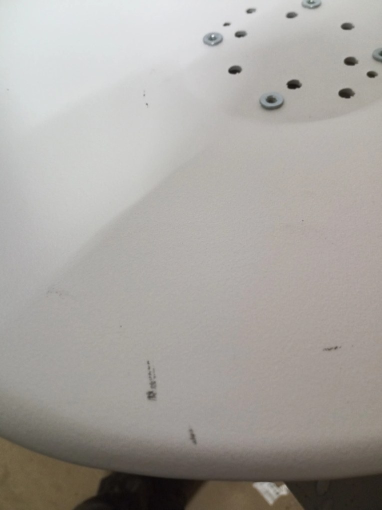 OFERTA Scaun alb-negru BALI MARK cu picioare negre Calitatea II