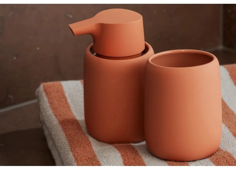 Prosop portocaliu/bej din bumbac organic din frotir 70x140 cm Arto – Blomus