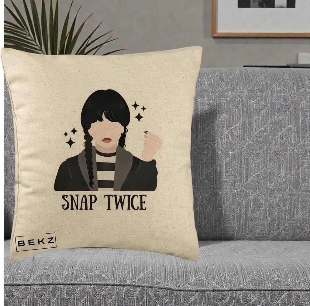 Perna personalizata Wednesday Snap Twice, 40x40 cm cu Umplutura, Bej, BEKZ