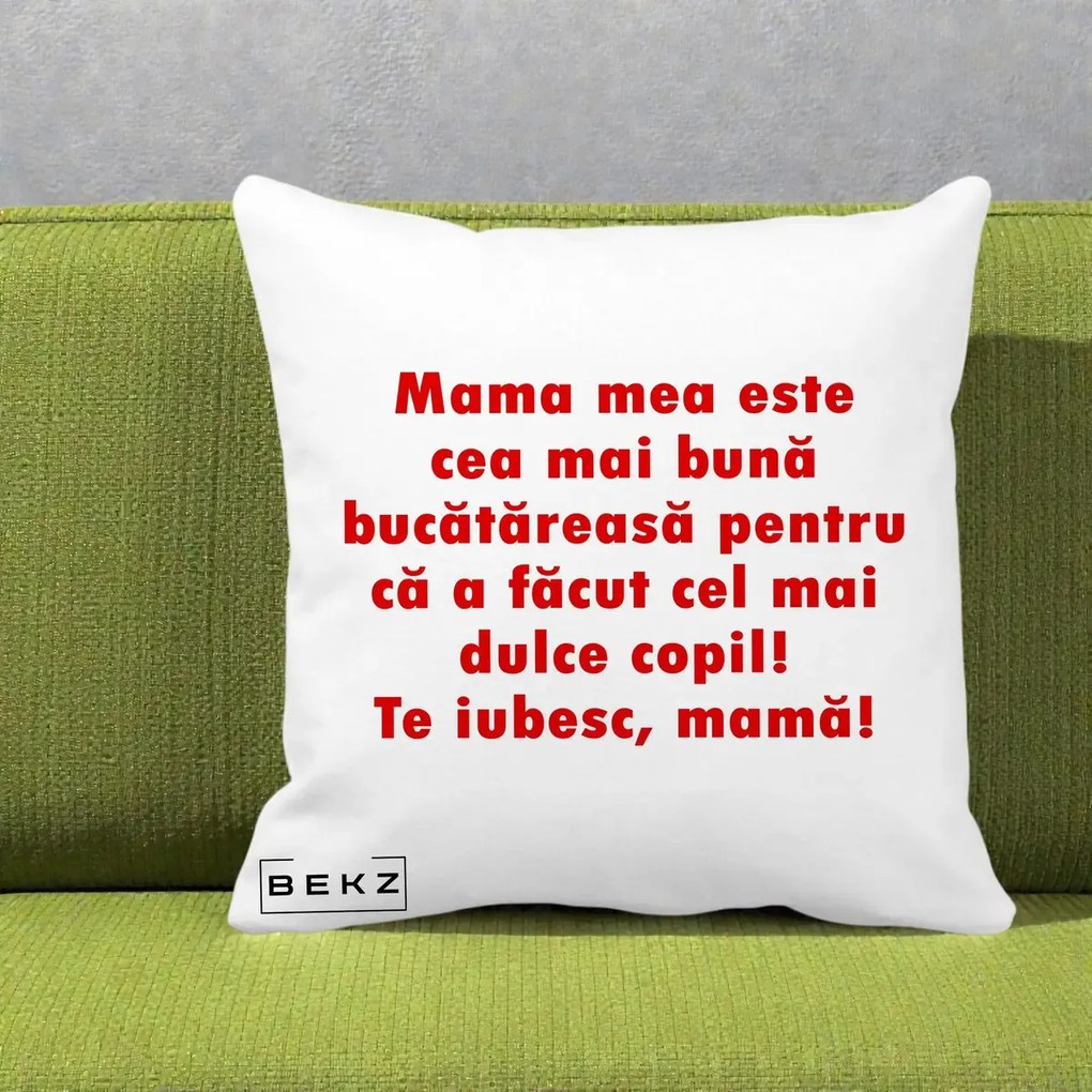 Cadou pentru Mama - Perna Personalizata Mama cea Mai Buna Bucatareasa, 40x40 cm, Alba Mata, Husa Detasabila, Perna Inclusa, BEKZ®