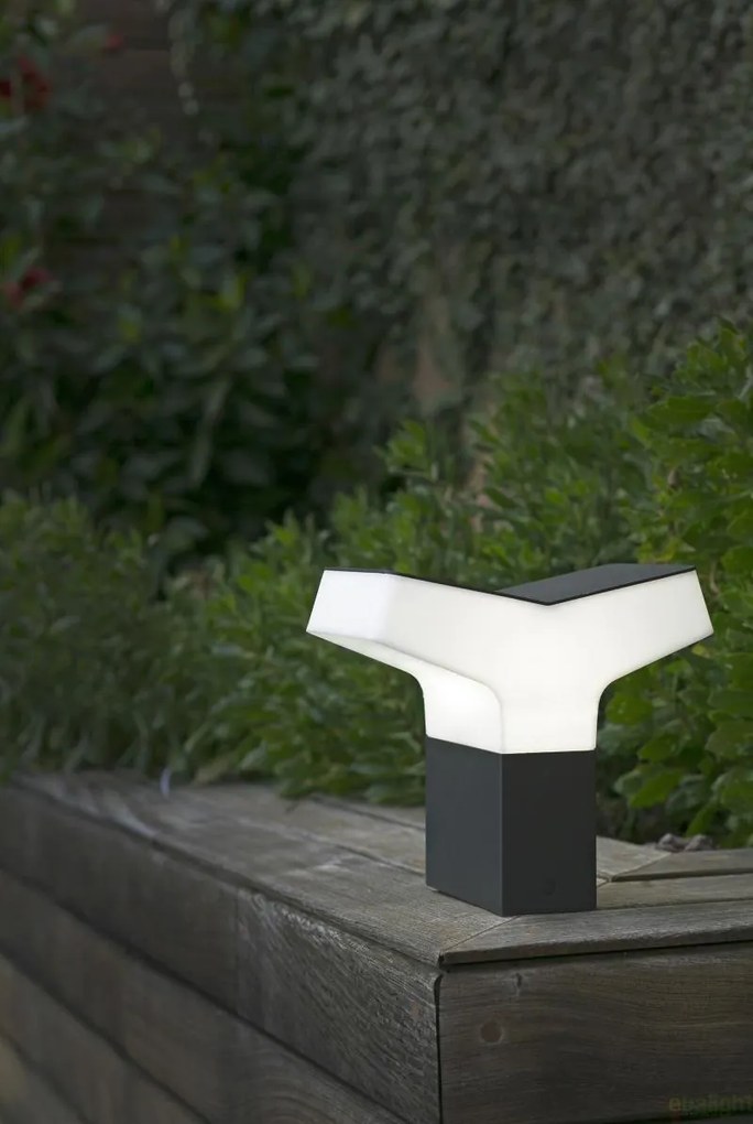 Stalp de exterior modern inaltime 21,5cm cu protectie IP44 TAU 74446