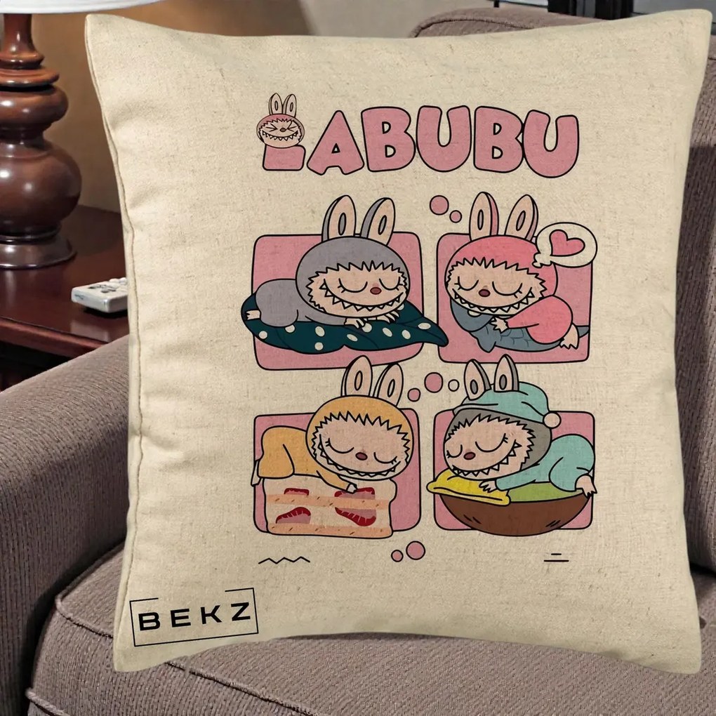 Perna Personalizata Labubu Sleeping Quad Grid, 40x40 cm, Bej, Husa Detasabila, Perna Inclusa, BEKZ®