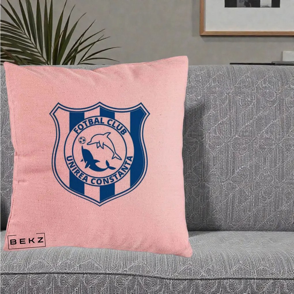 Perna Personalizata FC Unirea Constanta Fotbal, 40x40 cm, Roz, Husa Detasabila, Perna Inclusa, BEKZ®