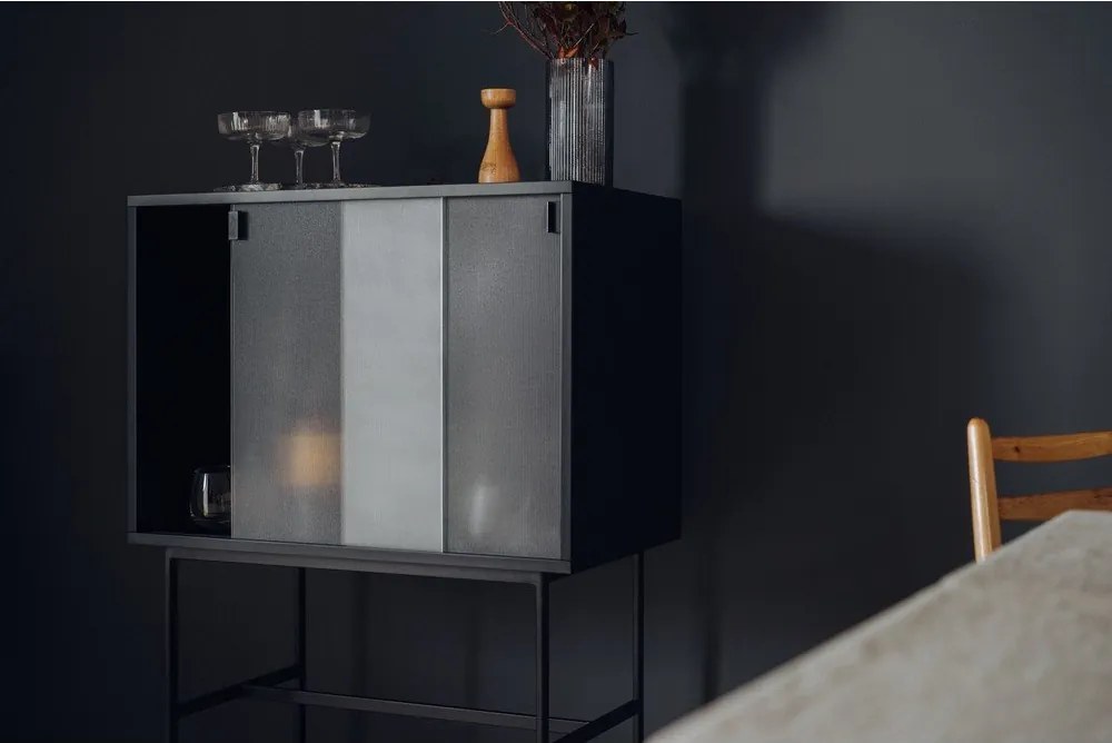 Vitrină neagră cu ușă glisantă 70x109x40 cm Lekko – noo.ma