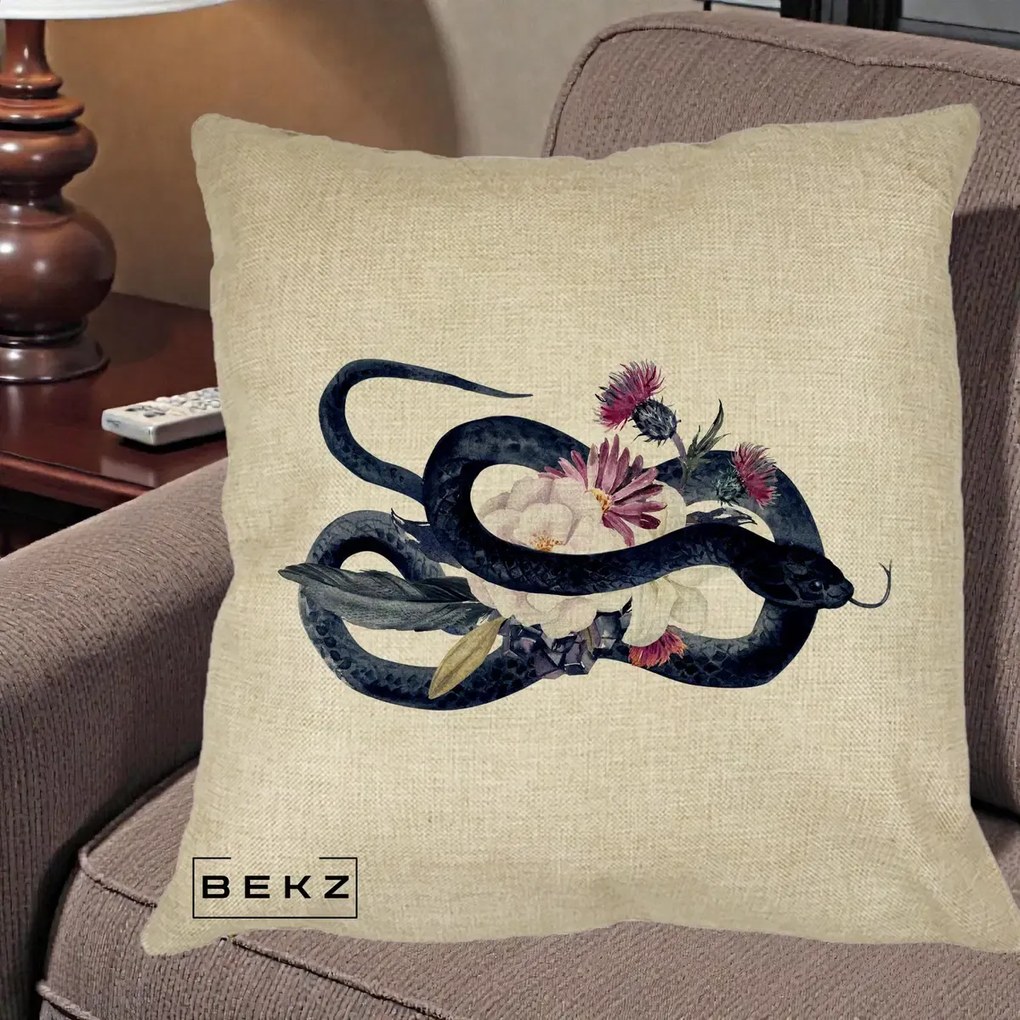 Perna Decorativa Sarpe Negru cu Flori Gothic, 40x40 cm, Crem, Husa Detasabila, Perna Inclusa, BEKZ®