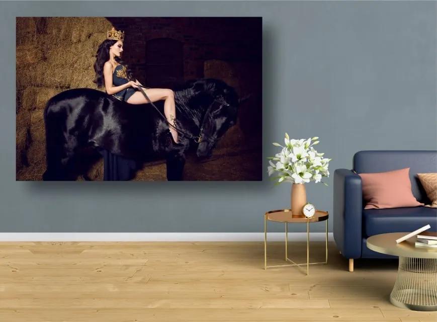 Tablou Canvas - Femeie sexy cu coroana pe cal