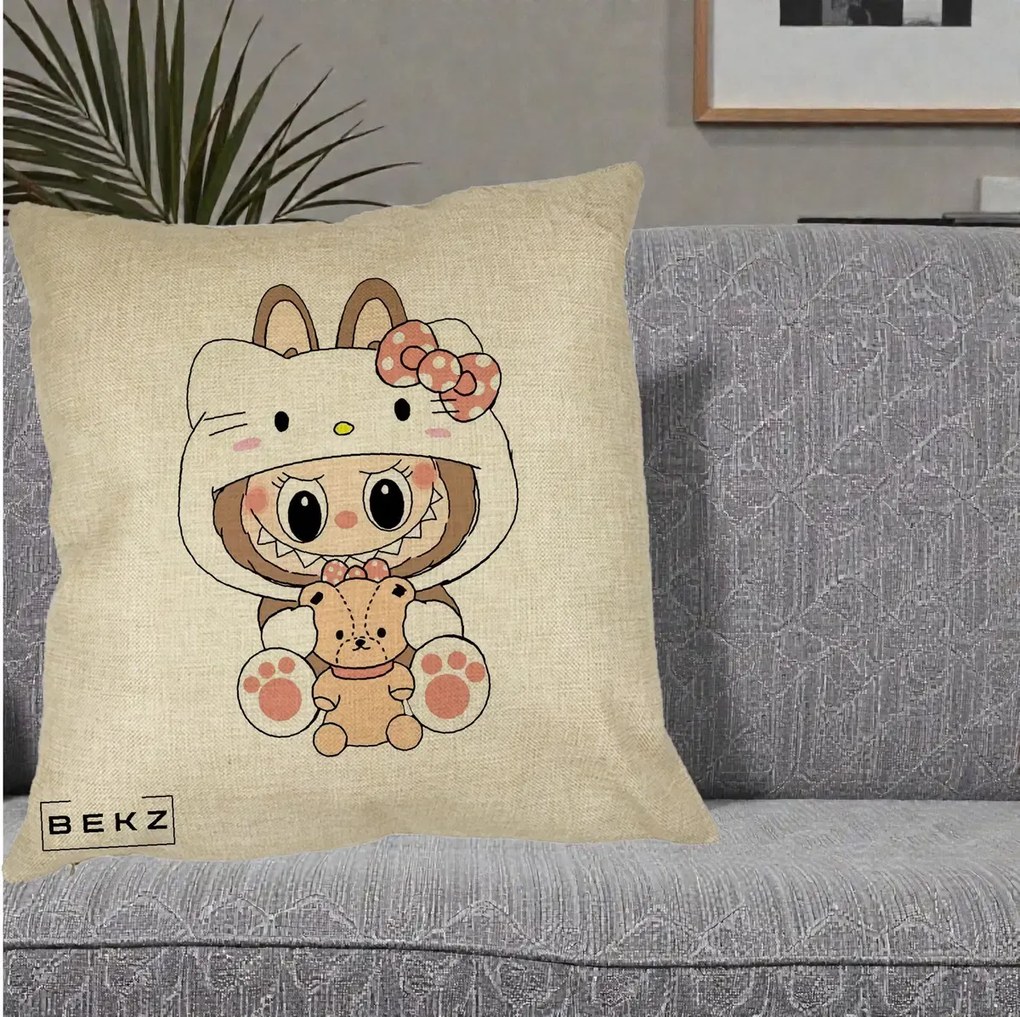 Perna Personalizata Labubu x Hello Kitty, 40x40 cm, Crem, Husa Detasabila, Perna Inclusa, BEKZ®