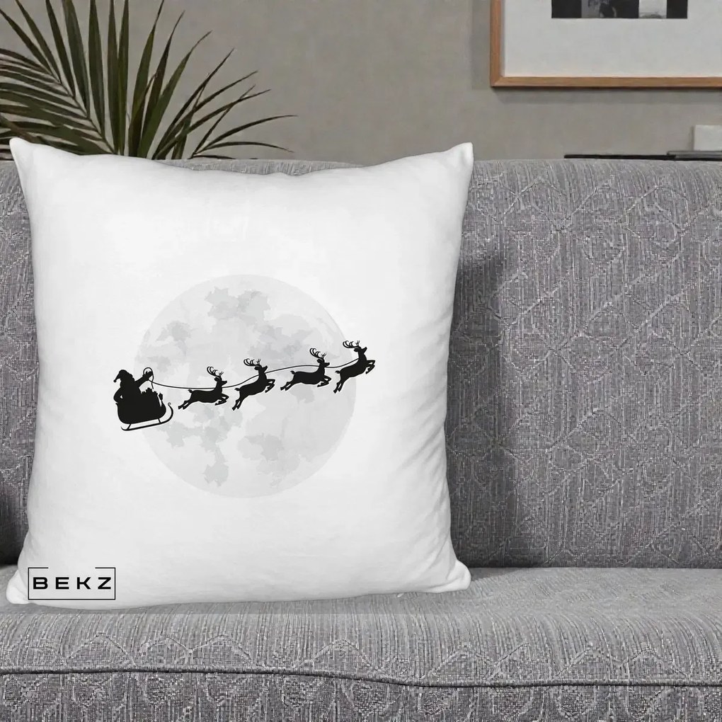 Perna Decorativa Mos Craciun Sanie Luna, 40x40 cm, Alb Pufos, Husa Detasabila, Perna Inclusa, BEKZ®