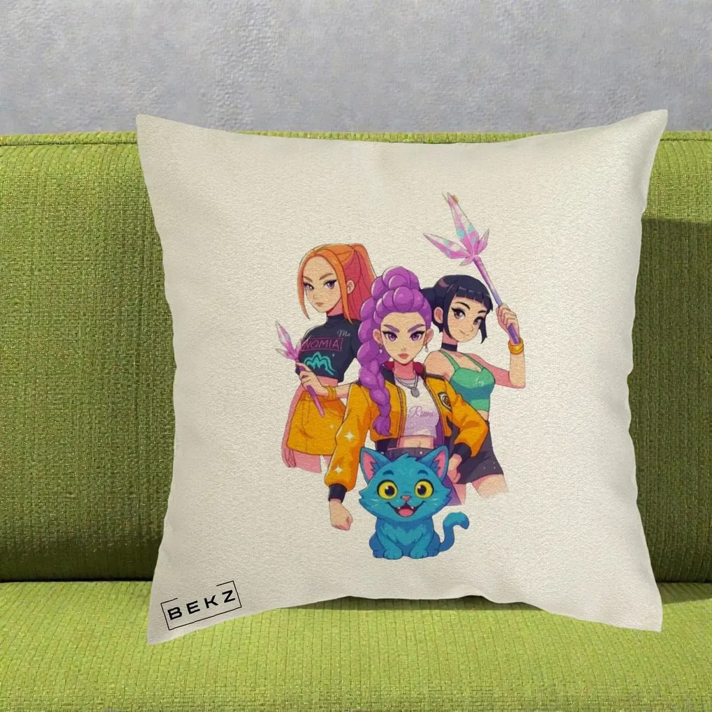 Perna Personalizata K-pop HUNTRX Trio cu Pisica si Cristale, 40x40 cm, Ecru, Husa Detasabila, Perna Inclusa, BEKZ®
