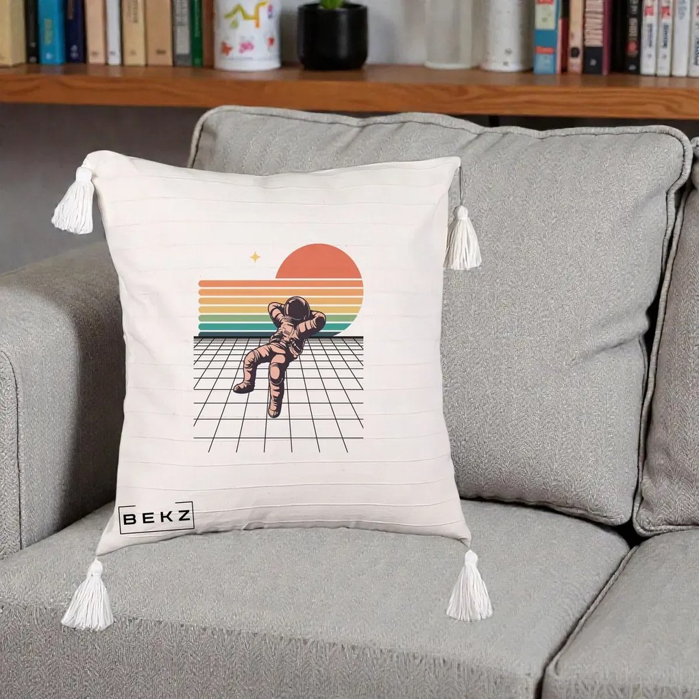 Perna Decorativa Astronaut Retro Space, 40x40 cm, Bej cu Franjuri, Husa Detasabila, Perna Inclusa, BEKZ®