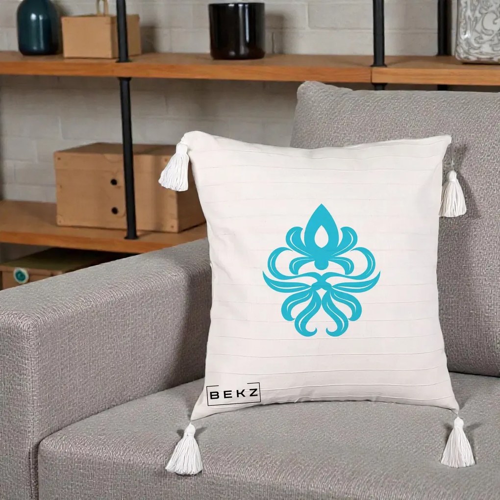 Perna Decorativa Ornament Turcoaz Fleur de Lis, 40x40 cm, Bej cu Franjuri, Husa Detasabila, Perna Inclusa, BEKZ®