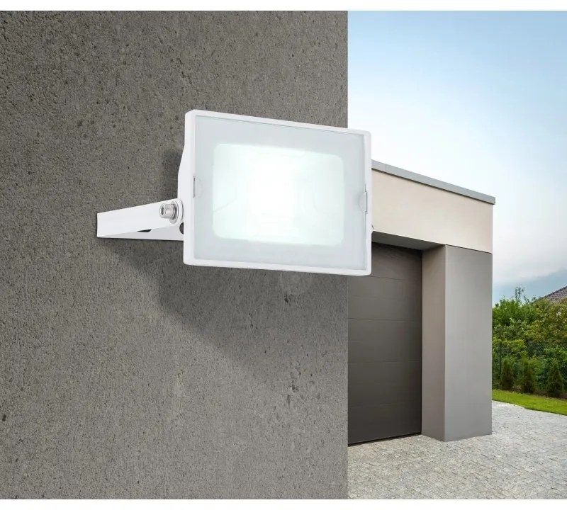Aplica LED pentru iluminat exterior design modern IP65 Helga alb