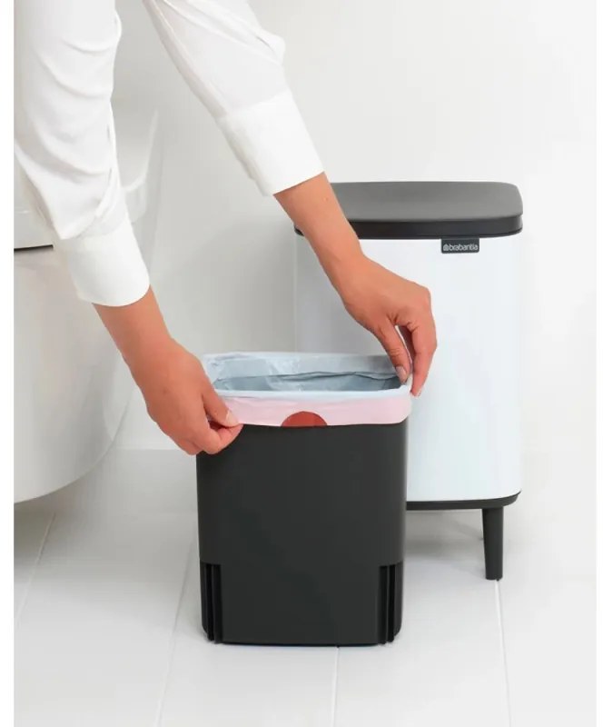 Cos de gunoi Brabantia Bo Small Hi 1006643, 7 L, Deschidere lina si silentioasa, Baza antiderapanta, Alb