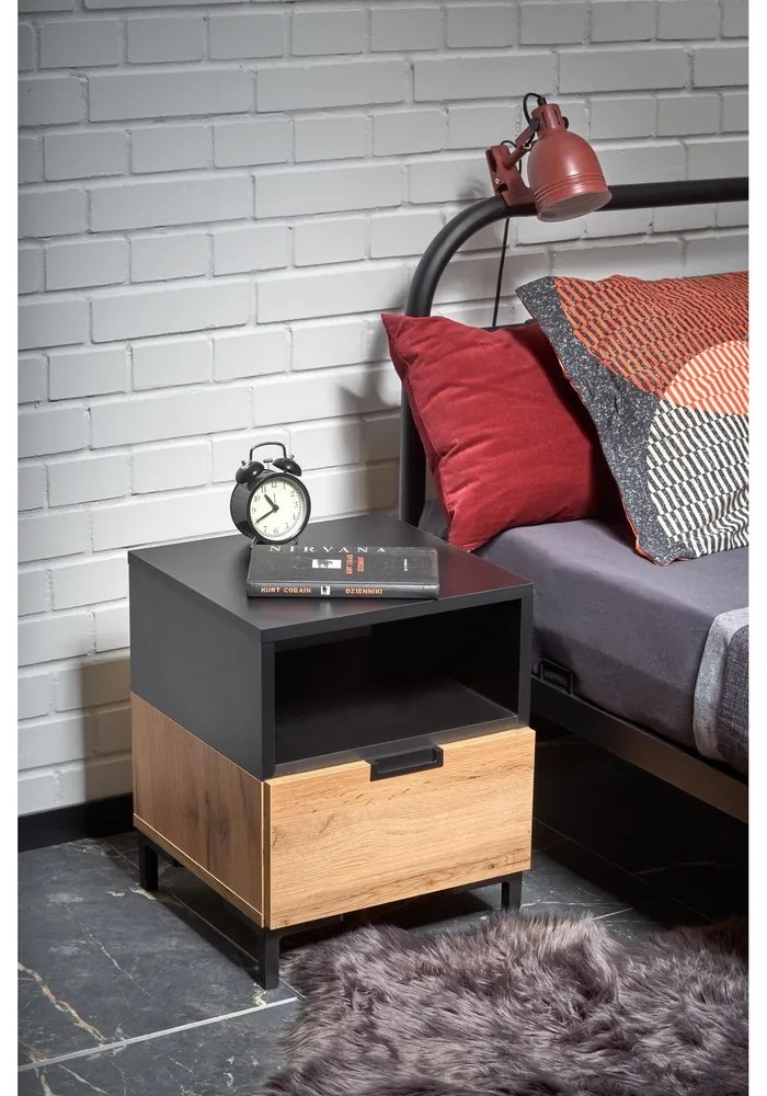 Noptiera Silvia III, neagra