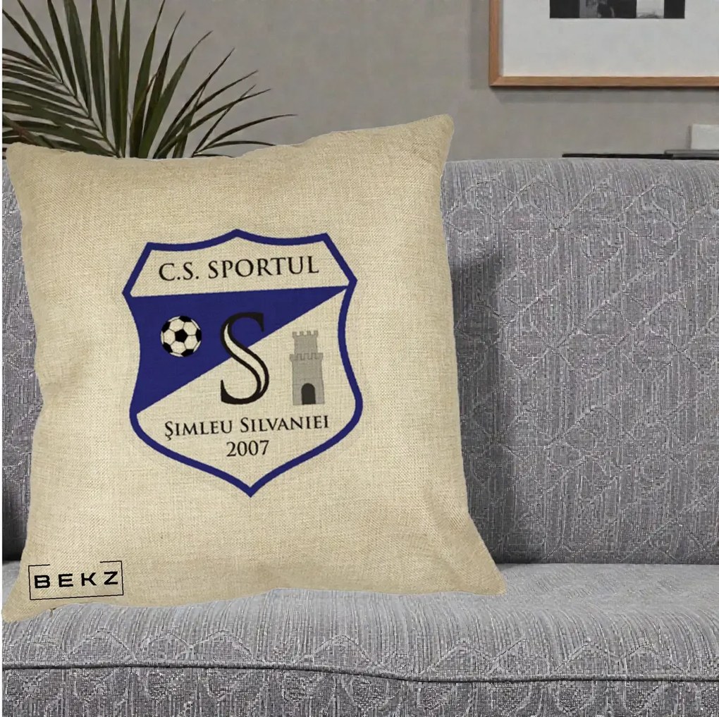 Perna Personalizata CS Sportul Simleu Silvaniei 2007, 40x40 cm, Crem, Husa Detasabila, Perna Inclusa, BEKZ®