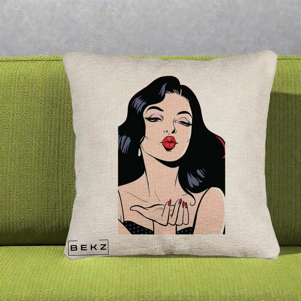 Perna Decorativa Femeie Pop-Art Kiss, 40x40 cm, Bej Canapea, Husa Detasabila, Perna Inclusa, BEKZ®