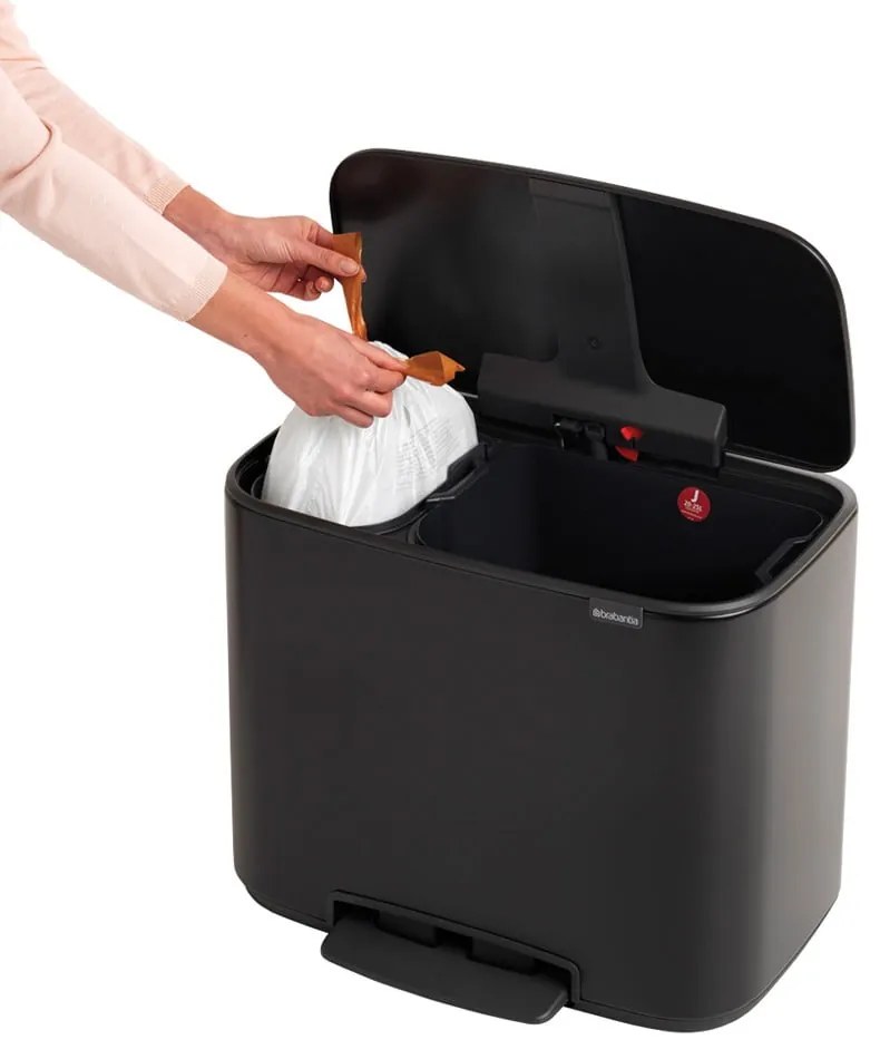 Coș de gunoi negru mat de reciclat/cu pedală din oțel 34 l Bo – Brabantia
