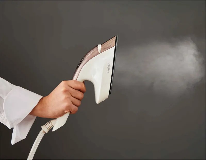 Fier de călcat cu aburi Tefal Ixeo Vision QT1811E0, 2170W, 3 nivele de putere, 1.2 l, 200 g/min, LED backlight, Reîmprospătare și dezinfectare, Auto shut-off, Alb