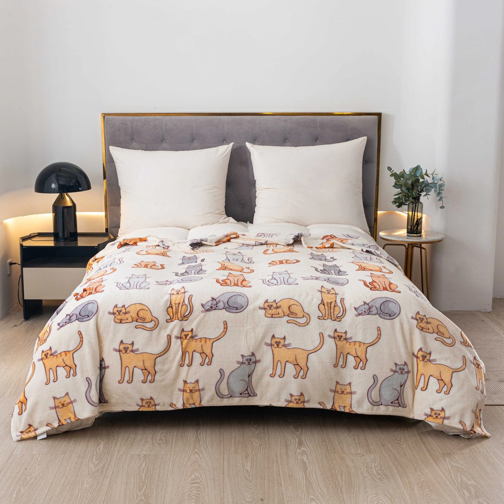 Patura microplus COLORED CATS crem Dimensiune: 160 x 200 cm