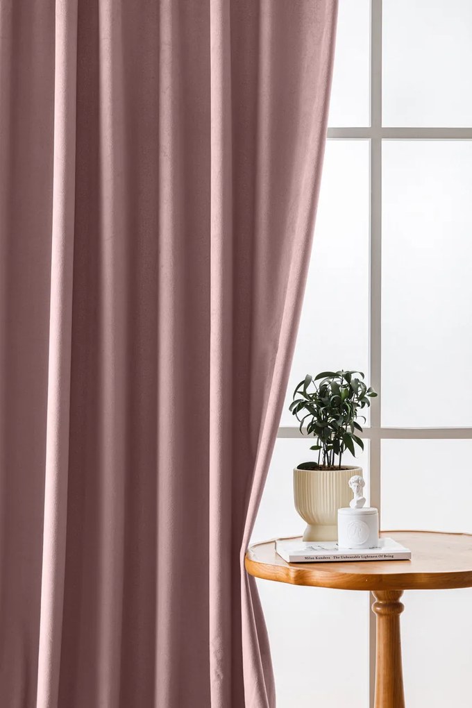 Draperie opaca violet deschis VELVET 135x250 cm Sistem de agatare: Rejansa