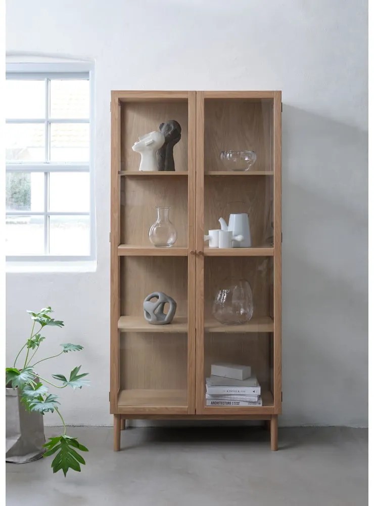 Vitrină în culoare naturală din lemn masiv de stejar 190x90 cm Elba – Unique Furniture