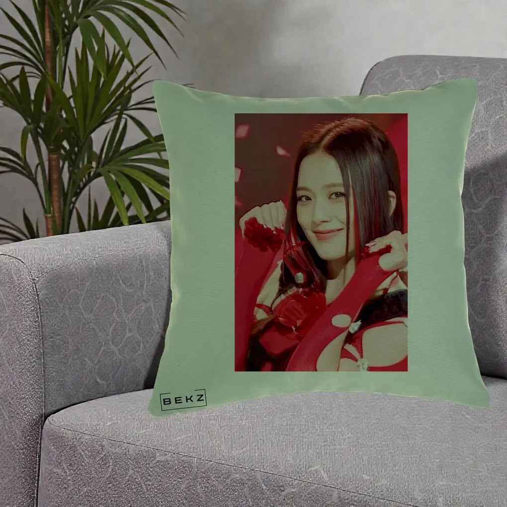 Perna Personalizata K-pop BLACKPINK Jisoo Rosu, 40x40 cm, Verde, Husa Detasabila, Perna Inclusa, BEKZ®