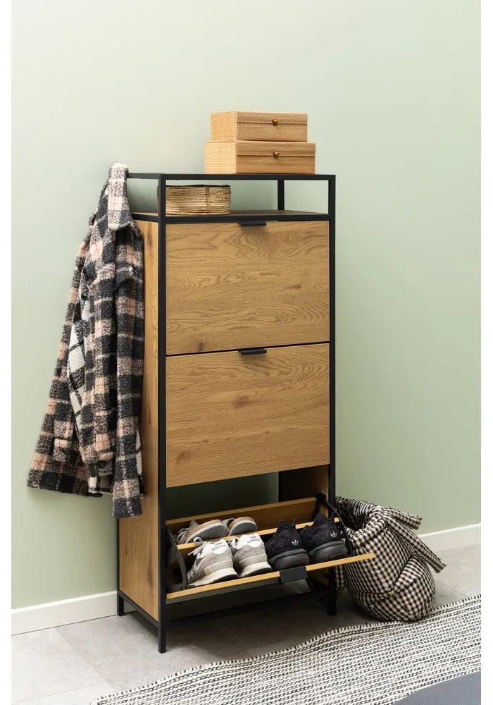 Pantofar în culoare naturală cu deschidere înclinată cu aspect de lemn de stejar Seaford – Actona