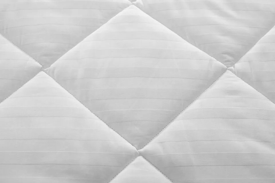 Pilota Alcam damasc white line, toamna / iarna, bambus, 140x200 cm